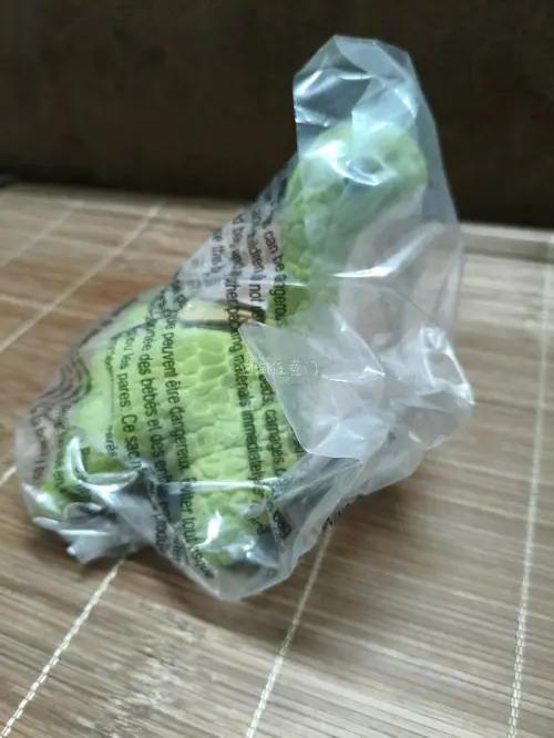 萌萌的apex小水怪，是旧版全新的！没想到还能在挖煤姬买到，感谢挖煤姬，竹蜻蜓专线性价比也很高，速度也很快很满意