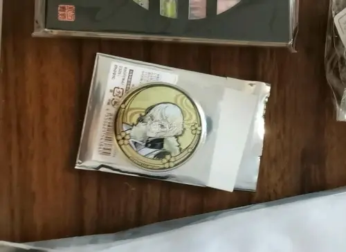 大家好，欢迎收看我的七月挖煤姬暑期购物清单分享，这次又在挖煤姬买了很多周边，这次淘到了近侍曲cd，长条趴趴，迷你散步娃还有极化冰箱贴，冰箱贴一眼就看上了，但是没有拼到团于是在煤炉蹲了，看到价格合适的就下手了，实物很不错，都很物美价廉。这次还是用的邮政epl，价格实惠...