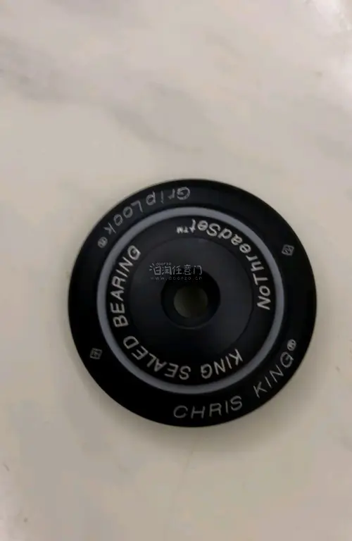 遇到了这款chris king全新未用的inset2黑色碗组，这是完整一套的，新品价格高昂，这次遇到了不错的价格就买到手，很满意了，物流也给力。