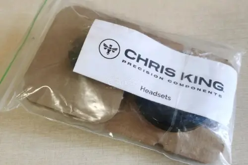遇到了这款chris king全新未用的inset2黑色碗组，这是完整一套的，新品价格高昂，这次遇到了不错的价格就买到手，很满意了，物流也给力。