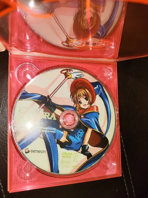 暑期在挖煤姬入手魔卡少女樱的cd，没有任何瑕疵，非常喜欢。

平台卖家成色实拍清晰，无破损污渍，物流打包严实无磕碰，是今夏超满意的海淘好物！

全程用挖煤姬任意门转运，打包严实无磕碰，物流时效稳定，客服答疑耐心，入库出库核对细致，海淘体验满分。每次开箱都幸福感拉满，...