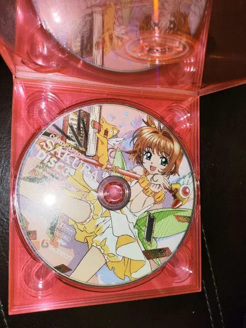 暑期在挖煤姬入手魔卡少女樱的cd，没有任何瑕疵，非常喜欢。

平台卖家成色实拍清晰，无破损污渍，物流打包严实无磕碰，是今夏超满意的海淘好物！

全程用挖煤姬任意门转运，打包严实无磕碰，物流时效稳定，客服答疑耐心，入库出库核对细致，海淘体验满分。每次开箱都幸福感拉满，...
