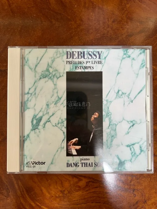 这次日淘最开心的是在日亚上买到了王紫桐的肖赛现场录音，比在国内闲鱼上买便宜一半！还有邓泰山的几张日版专辑，品相都是非常不错的，还有角野隼斗的钢琴协奏曲。这次除了CD，也收获了许多喜欢的钢琴谱，尤其是雅尼的几本在国内市场几乎看不到了，还有西村由纪江的一本，也比国内便宜...