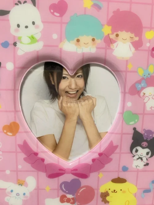这次在挖煤姬下单购入心仪已久的元AKB48妹子们的生写，整体购物体验特别舒心。下单流程简单易懂，包裹打包得十分严实，生写到手没有折损、划痕，品相完美，物流进度更新很及时，等待过程清晰透明，客服响应速度也很快。收到的生写包装干净整洁，后续还会继续在这里入手偶像周边，推...