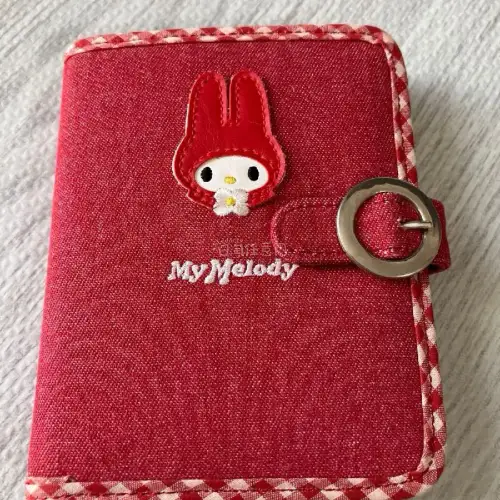 已经是很多次的海淘分享了，这次还是喜欢的三丽鸥，美乐蒂和Kitty，收到后越看越喜欢，收纳册改成了手帐本，挖煤姬用起来也是得心应手！，最后一张欣赏一下我淘来的好物
