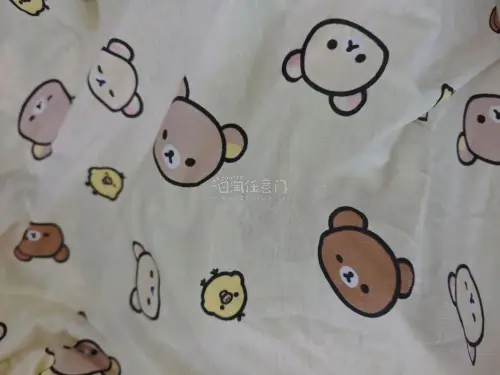 超可爱的两件睡衣，还有装睡衣的小袋子也非常萌，挖煤姬空运很快，泡沫多，包装完好无损，到手开心，美美暑假。