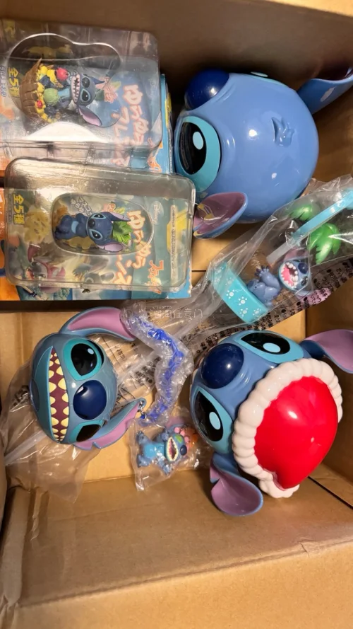 分享近期入手的史迪仔单品，整体品相很出彩。造型复刻到位，没有粗糙的瑕疵，大小也刚刚好。日常使用或是单纯收藏都很合适，可爱又百搭。作为星际宝贝的忠实粉丝，能收到心仪的周边特别开心，整体购物体验良好，是一次很值得的入手。