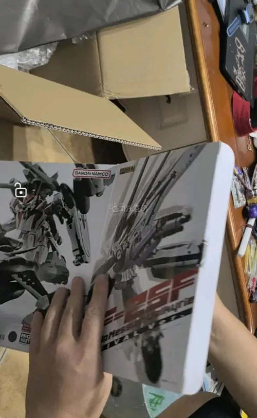 “二手VF-25F龙卷风到货，成色超出预期，关节紧实无中奖，竹蜻蜓给力，盒子完好，性价比高！”nice！下次继续！