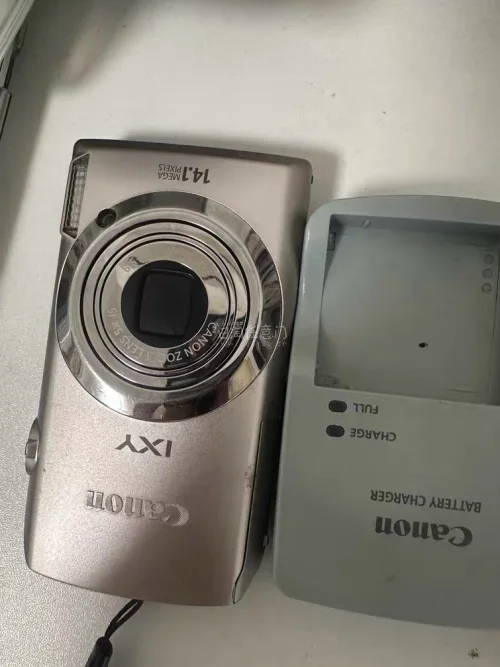 这次在挖煤姬淘到心心念念的佳能IXY10s CCD相机，特意选了海运渠道，性价比超高！平台自带日文翻译，浏览煤炉中古相机很轻松，入库实拍会把机身磨损、配件状态全部拍清楚，提前确认成色不怕踩雷。免费仓储可以囤货合单分摊运费，仓库打包特别用心，气泡膜裹满相机、电池和充电...