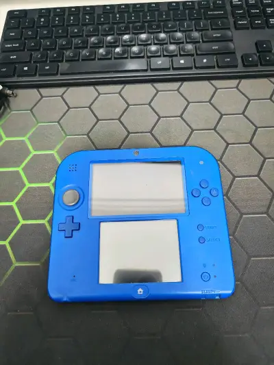 海淘到成色很好的2DS和ndsl