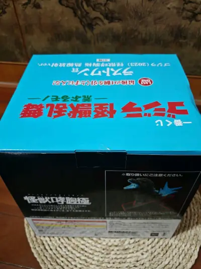  实物和图片一样，质感很好，做工精细没异味，性价比超高，很满意的一次购物。