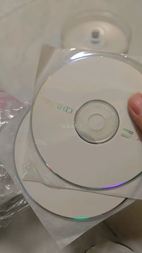 最近京东很慢，幸好竹蜻蜓走的中通，这个cd都是完好的

比国内价格便宜多了，下次继续在雅虎二手拍卖买买买