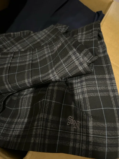 终于等到这批挖煤姬包裹，这次也安全下车！长期在挖煤姬海淘日制校供，实物非常满意，物流这次也出乎意料的快！美哉美哉