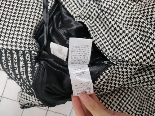 我在挖煤姬切的一套马卡龙蕾系衣服，非常清楚非常蕾，马卡龙半裙很显瘦，上衣很温柔很轻薄。挖煤姬使用体验很好。在2026年里!希望我可以在挖煤姬多多切到好价。我使用的物流线路是epl小包线路，发货速度非常快，很丝滑，物流跟新很及时，客服回复快。包装非常严实，我每次的包裏...