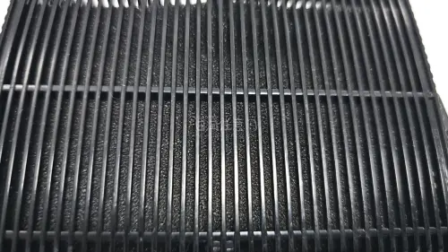 在任意门入的这套耳机耳放，声音干净通透，人声贴耳不刺耳，低频有弹性但不轰头。搭配起来很省心，不用折腾。性价比挺高，日常听歌完全够用，值得入手。