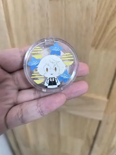 买了颗眼影