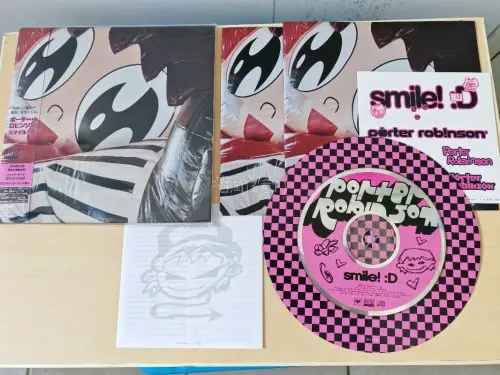 已经在挖煤姬下单了十几件商品了，这次买的呢是傻颇的专辑smile:D，听了这张专辑里的歌呢直接整个狠狠爱上，Porter的歌实在太戳我了，索性直接在日淘任意门下单了。这次的购物体验依旧很不错，下单流程很丝滑，只买了这一件所以走的竹蜻蜓，物流还是很快的，物流信息更新也...