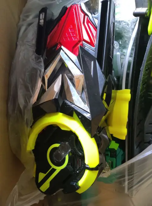 第1张图展示打包服务的安全感。超级满意的一次购物体验不多说，打开之后就是满满的安全感等我把气泡纸全部摘完之后发现和买下来的时候图片显示一致愉快的购物体验。