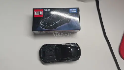 日淘的tomica小车终于到手啦！包装得挺仔细，运输过程也没啥磕碰，实物比图片还精致，轮子转得超顺滑。这次海淘体验不错，价格也合适，喜欢小车的朋友可以放心入手。