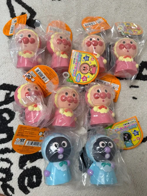 物流神速，包装严实，毛绒玩具完好无损！价格比国内便宜一半，10天就到手，简直是海淘神器！客服响应快，体验满分，强烈推荐给二次元小伙伴～