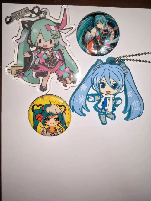 商品安全的到达我的手里了，包装很贴心，物流也快，没有磕碰损伤，缴纳关税，提交申请都很方便，有问题找到客服也会耐心及时的回答，满意的一次购物体验????