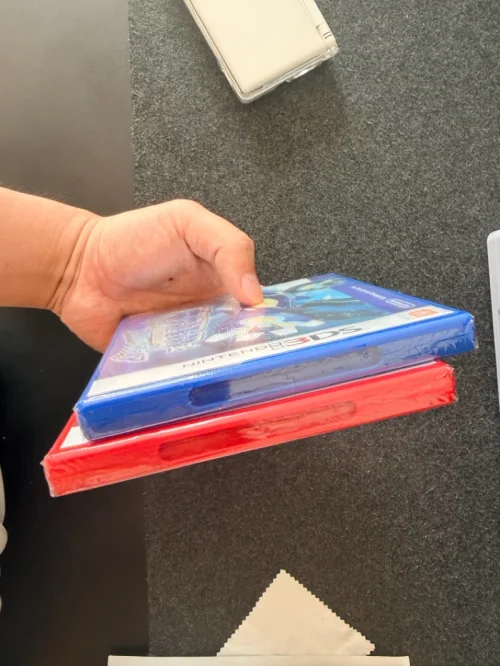 终于在挖煤姬蹲到心心念念的《宝可梦 始源红蓝宝石》！
作为宝可梦老玩家，一直想补齐3DS世代正统作品，国内中古卡带溢价偏高，选择来煤炉淘中古日版正版卡。APP自带翻译，检索商品很方便，可以直观看到卖家实拍图，下单前我申请了实物拍照，确认盒说齐全、卡带无明显划痕才拍下...