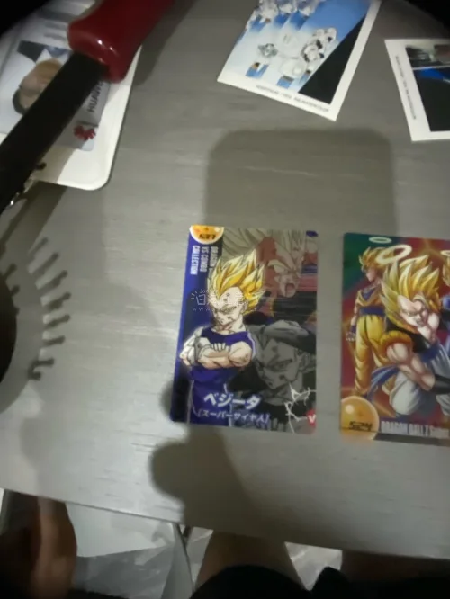 龍珠森永卡始終都是硬通貨，一整套快呀齊聚，讓貨來的更快些吧，千萬不要因為颱風而延誤哈哈，寧願慢一點都不要壞