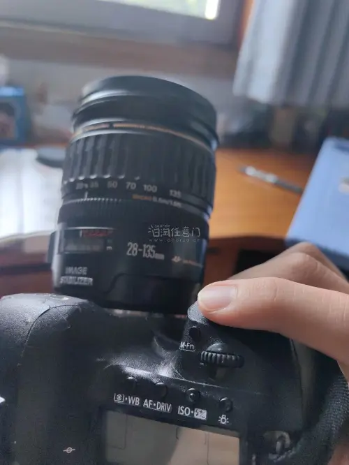 给我的5d3配一款性价比极高的神头！——佳能EF28-135F3.5-5.6镜头