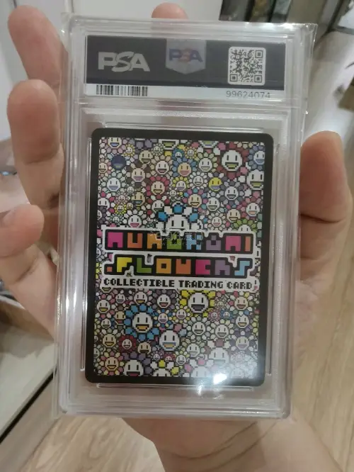 非常喜欢~收到后就晒了出来~得到很多朋友的点赞和喜欢~期待更多评级卡的到货~期待期待~也希望售后的服务能够更快一些~