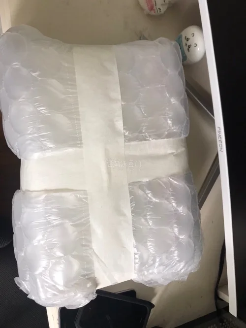 包装防护做得特别到位，厚厚的气泡膜层层包裹，盒子完好无挤压磕碰。拉姆蕾姆双子颜值超高，实物和图片没有色差，做工精致，细节表现很棒。物流全程信息透明，整体购物体验十分满意，喜欢从零系列的朋友可以放心入手！