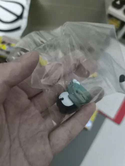 商品包装完好无损，整盒谷子品相很棒，小配件细节精致没有瑕疵。转运打包严实，运输过程没有磕碰损坏，到手状态很满意，购物整体流程顺畅，体验很不错。