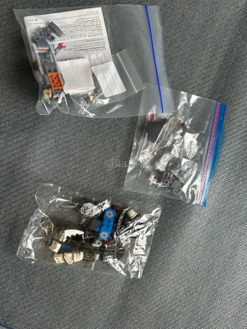 作为乐高老玩家，在任意门淘二手乐高快两年了，每次体验都稳。平台上日本本地的个人卖家很多，能挖到不少国内难寻的老款套装，成色标注都很实在，几乎没遇到过货不对板的情况。合单打包特别用心，客服有问必答，物流进度随时能查，海淘乐高的安全感全是它给的。