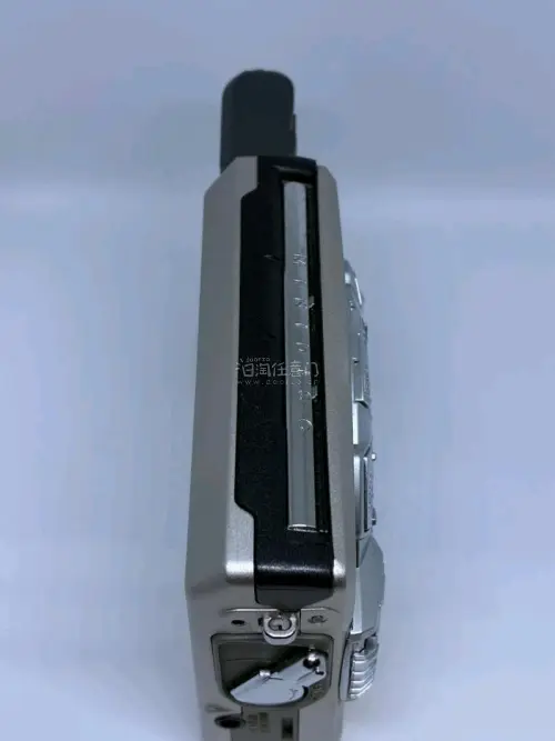 描述准确 机器本身很新 几乎没有划痕 音质真的很顶 
线控有一点点串键 还可以咯 
由于是第一次 就只运回这一个机器 运费70多 税80 仅供大家参考吧 