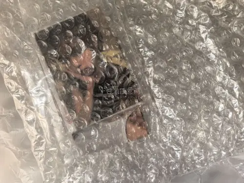 整体体验特别满意！平台界面简洁，下单、入库和合箱的流程一目了然，对日淘新手很友好。仓库打包十分用心，缓冲材料充足包裹得很全面。这次使用竹蜻蜓运回清关和转接速度很快，收到的卡片完整无折损。物流轨迹实时更新，配送时效稳定，能够安全收到yena日专小卡很开心！