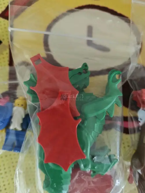 这次发货很快，快递盒没有变形，内部填充很紧实，物品没有损坏，与卖家描述一样，非常满意的一次体验，感谢挖煤姬