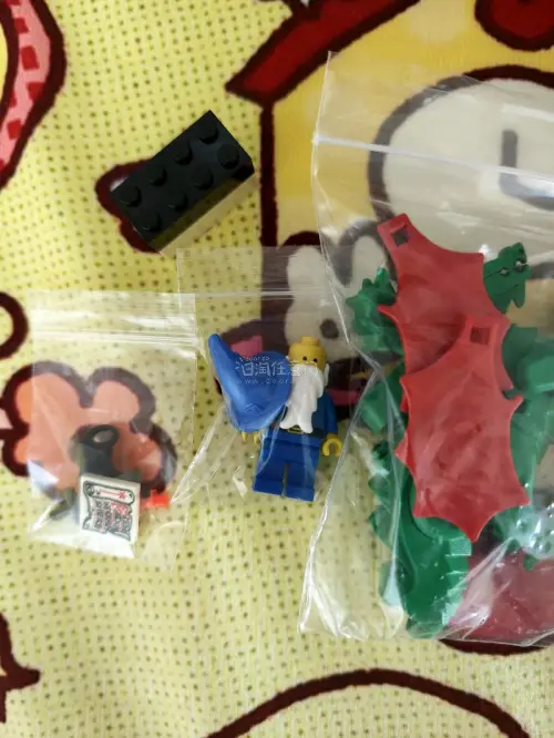 这次发货很快，快递盒没有变形，内部填充很紧实，物品没有损坏，与卖家描述一样，非常满意的一次体验，感谢挖煤姬