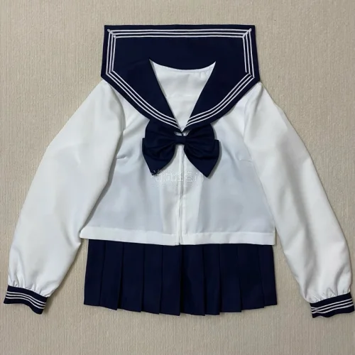 挖煤姬买的bodyline水手服，发货很快呀，客服回复的也很快，有很多快递可以选择，还可以用积分抵扣运费，每天都送优惠劵，还有入库前拍照服务，非常喜欢！