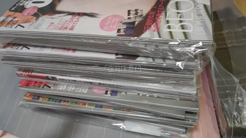 第一次切杂志，体验非常之好，包装完好，很严实，樱花妹都有信纸或者防水袋包装，在台风天也没泡水，每本杂志状态也很好，没有折角的情况，安全下车！
