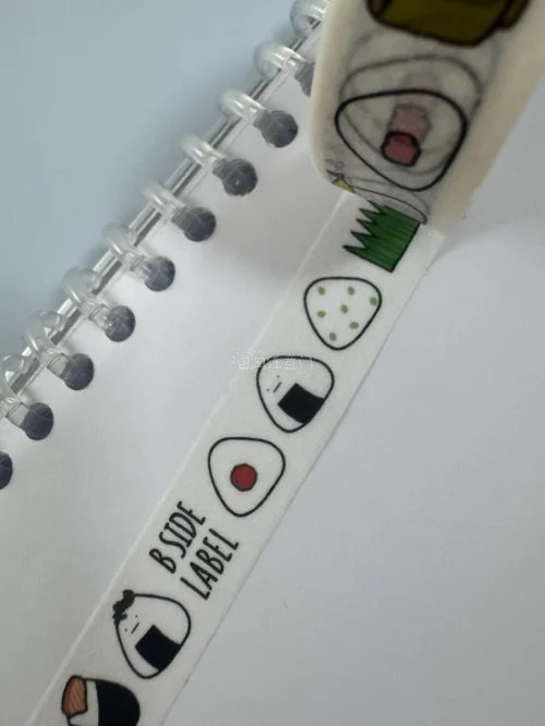 在挖煤姬海淘日本胶带，下单和支付很方便，仓库可以合单发货。物流路线选择丰富，税费规则清晰，就是转运时效不一，适合淘国内少见的中古文创好物。