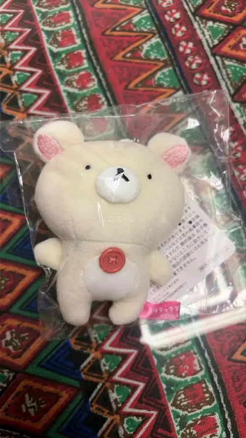 终于收到蹲了很久的黑白米菲兔扇套、豆豆眼轻松熊～感谢日淘任意门！下单、代拍流程清晰，仓库入库会实拍物品状态，能清楚看到品相。包裹防护做得很用心，扇套完好无损。物流时效稳定，小众周边轻松入手，兔兔和熊熊颜值超高，治愈感拉满，以后继续在这里切煤！