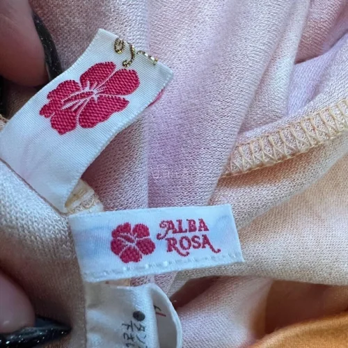 满意的一次购物体验，拿到的物品跟图片上的一样，也非常的干净，物流挺快的，整体感觉都非常好，款式也很喜欢，有喜欢还会再来的，谢谢