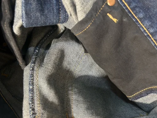 从图片中就可以发现这条裤子的版型还是非常可以的，挖煤姬是一家专业的海淘软件，它有很多的物流路线可以供我们选择非常的靠谱