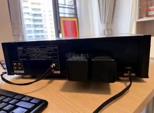 这会购买的是一台，爱华的xk009卡座，包装依旧的好，平台打包也很用心没有磕碰，卡座也和描述的一样。很不错的一台机器。