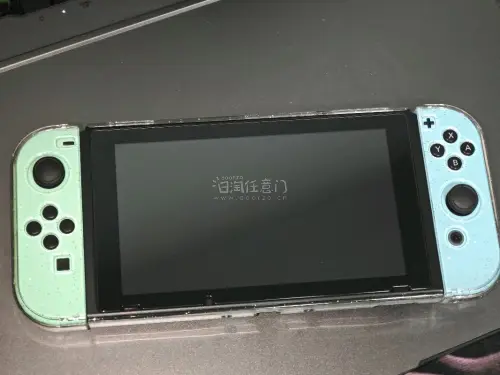 这次在挖煤姬入手了动森限定Switch主机，整体购物体验特别舒心。物流打包严实，机子到手成色和描述一致，薄荷绿的手柄颜值完全戳我，机身保存得很完好。日版机型运行日乙游戏适配度超高，画面流畅不卡顿，游玩体验拉满。平台下单流程清晰，中转物流进度可查，客服响应也及时，想买...
