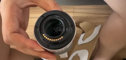 通过挖煤姬入手松下1442二代镜头，整体体验超出预期。下单流程简单清晰，商品成色描述如实，实物和卖家标注没有出入。物流选用日本邮政线路，打包扎实，额外加固很安心，全程物流轨迹可实时查询，清关流程平台协助跟进，省去大量自行对接海关的麻烦。客服响应及时，咨询税费、申报相...