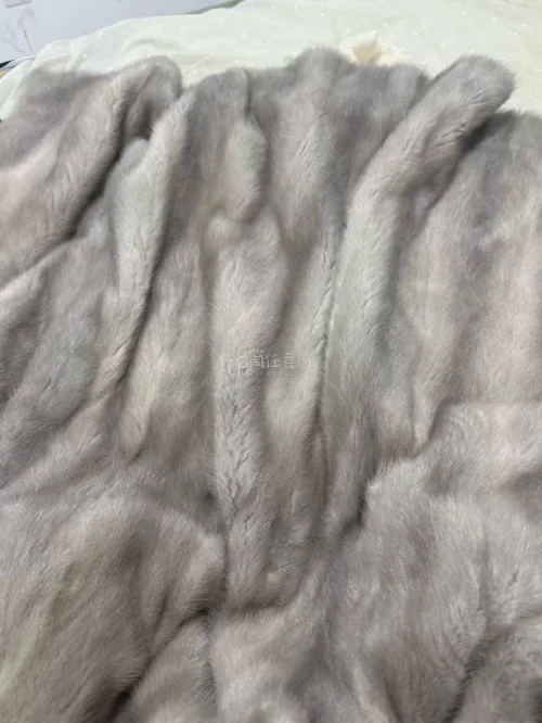 第一次在挖煤机购买东西，体验感很不错，衣服也很满意，总体流程比较快，商品包装也比较好，物流也比较快，总体对商品很满意推荐。