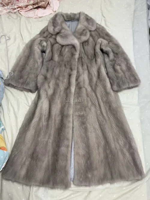 第一次在挖煤机购买东西，体验感很不错，衣服也很满意，总体流程比较快，商品包装也比较好，物流也比较快，总体对商品很满意推荐。