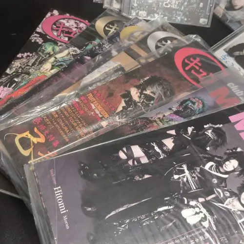发货比想象中的快 拿到手箱子也很结实完整 页面操作很简单很清晰除了有点反应迟钝其他都没有什么问题 积分可以抵运费超级好用~虽然切的东西很重但邮费在我接受范围之内 很好的平台～～