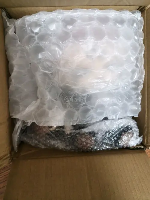 这次买了2个两面宿傩的娃娃，选择竹蜻蜓路线运回，价格非常的友好，今天拆开包裹一看，打包的很严实很令人安心，玩偶也非常可爱啊?
很想让人亲一口?抱在怀里小小一只?
总结下来，这次的购物体验很棒，挖煤姬提供了一个很好的日本购物平台，让我能进行便捷的海外购物，买到心仪的商...