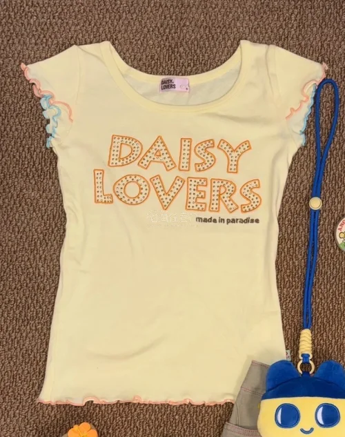 挖到超合心意的日系少女古着！Daisy Lovers短袖印花清晰，花边领口软萌可爱，军绿色收腰衬衫剪裁显瘦，成色几乎全新。挖煤姬转运包装扎实，分拣清晰，清关顺畅，买日系小众古着体验满分，喜欢y2k甜妹风的姐妹可以放心冲！